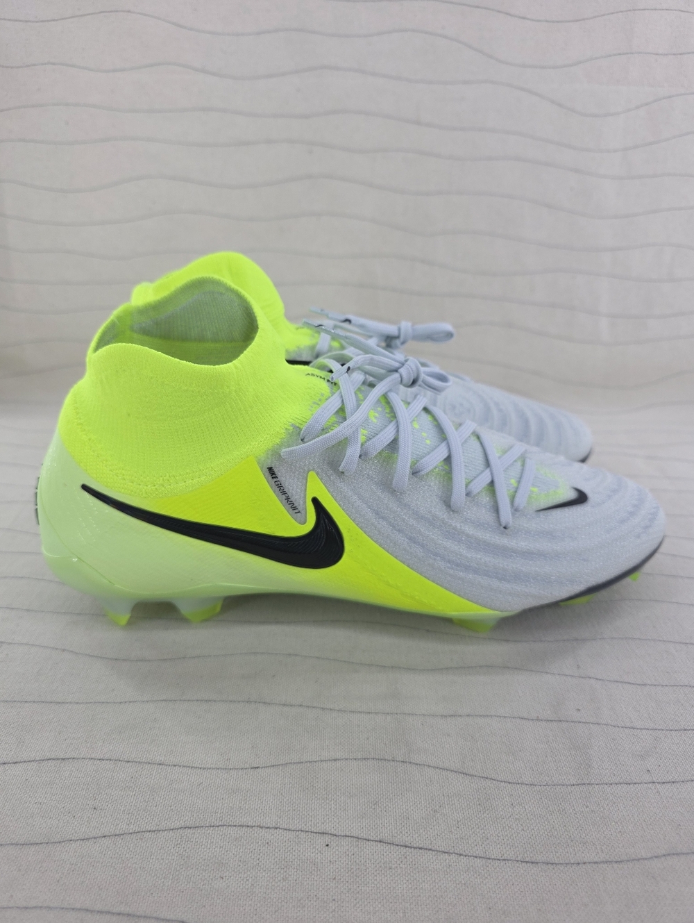 Nike Mens Phantom Luna 2 Elite FG Football Soccer Cleats HF4358-003 Size 9.5 NEW